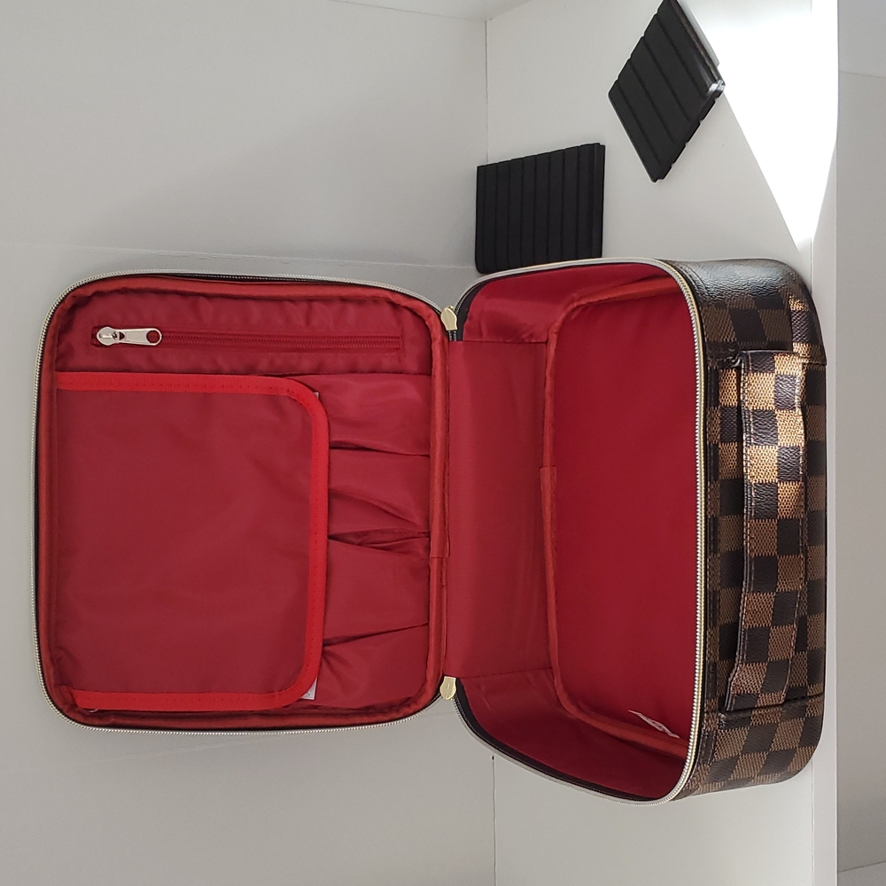 Brown Checkered Makeup Bag NWOT Adjustable Compartment - Picture 15 of 16